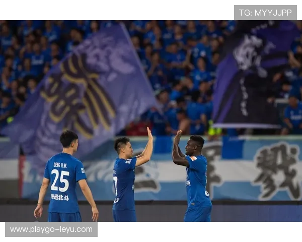 梅州客家足球俱乐部：奋勇拼搏，开启新赛季征程！